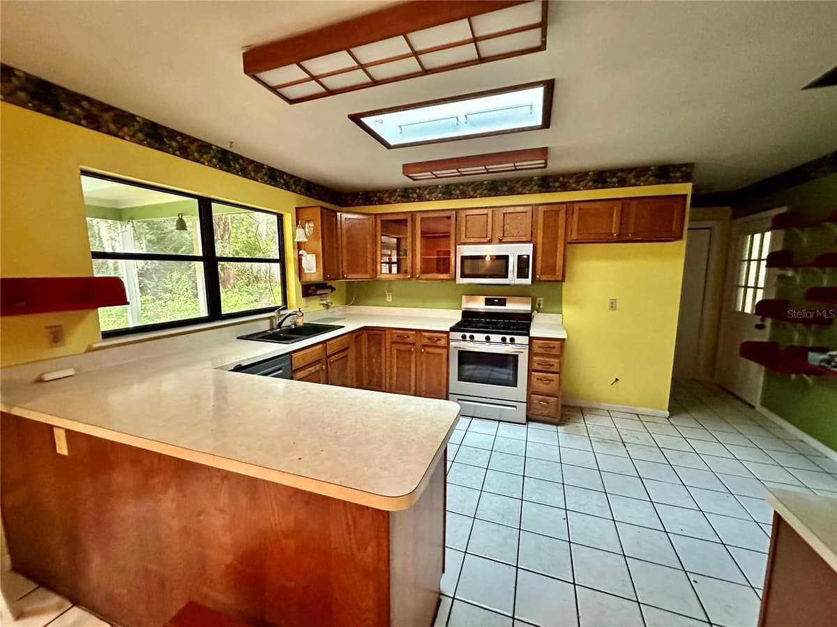 9138 LESWOOD STREET — photo 3 of 16