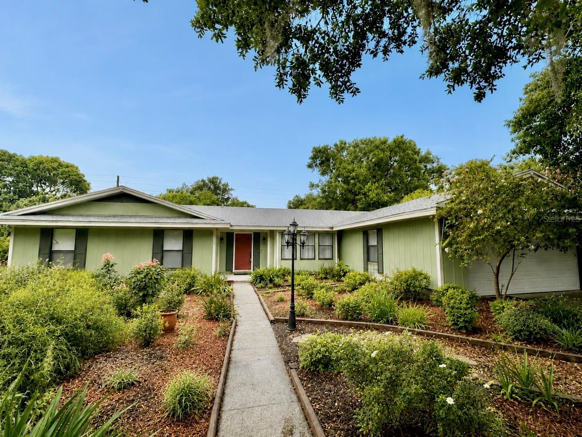 9138 LESWOOD STREET — photo 1 of 16