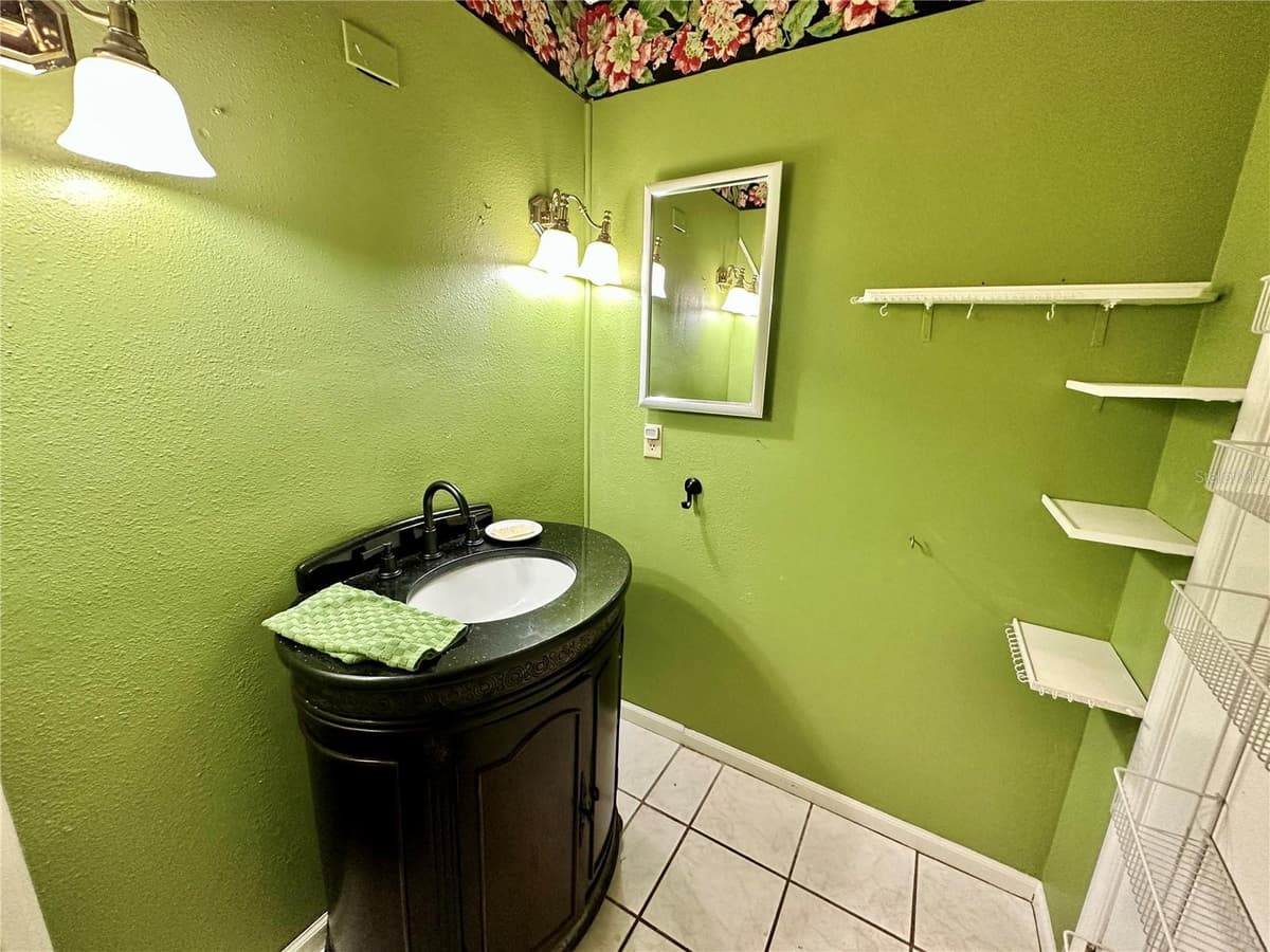 9138 LESWOOD STREET — photo 14 of 16