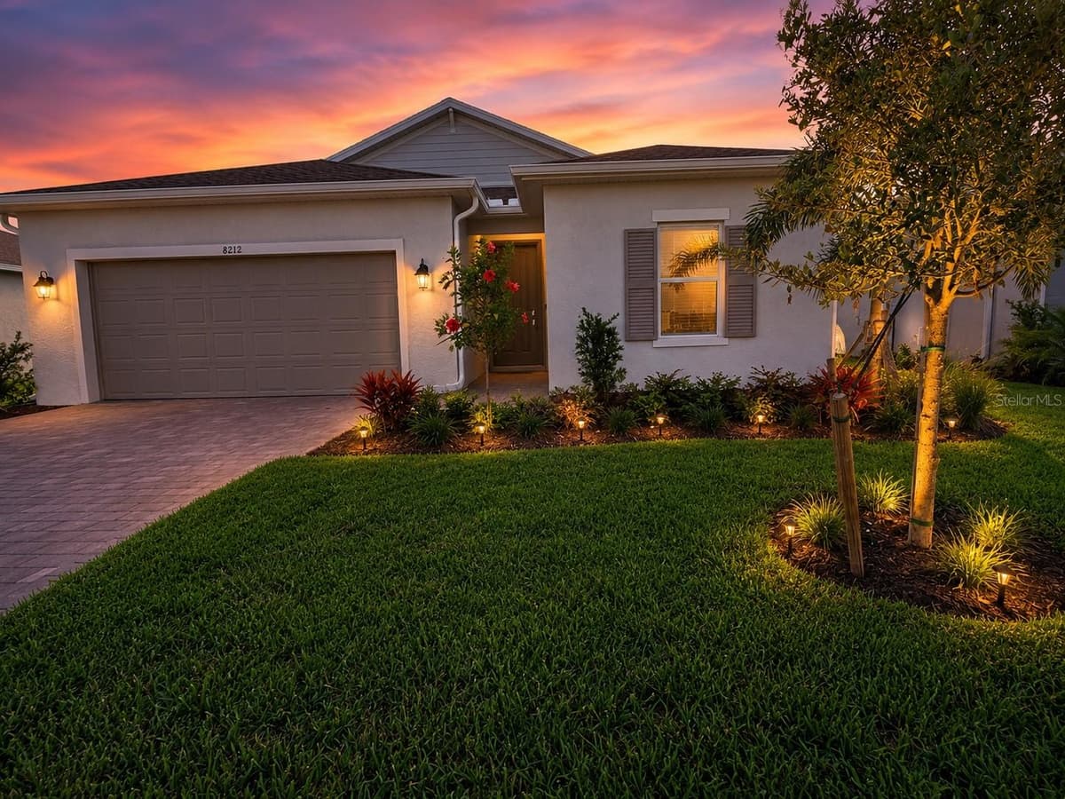 8212 SAINT KITTS CIRCLE — photo 1 of 34