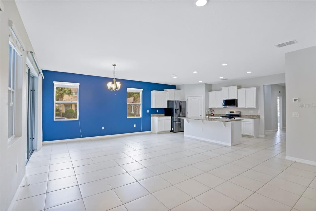 5207 WILDWOOD WAY — photo 10 of 52
