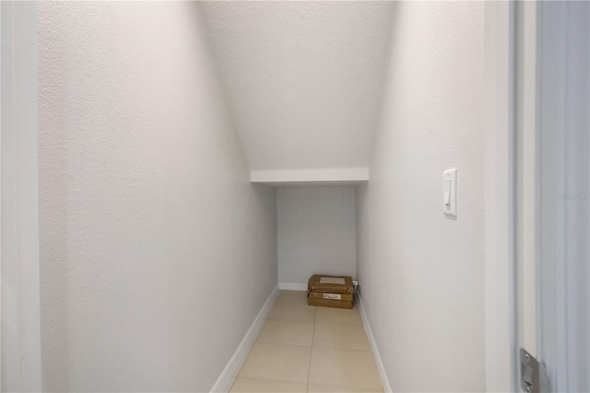 5207 WILDWOOD WAY — photo 13 of 52