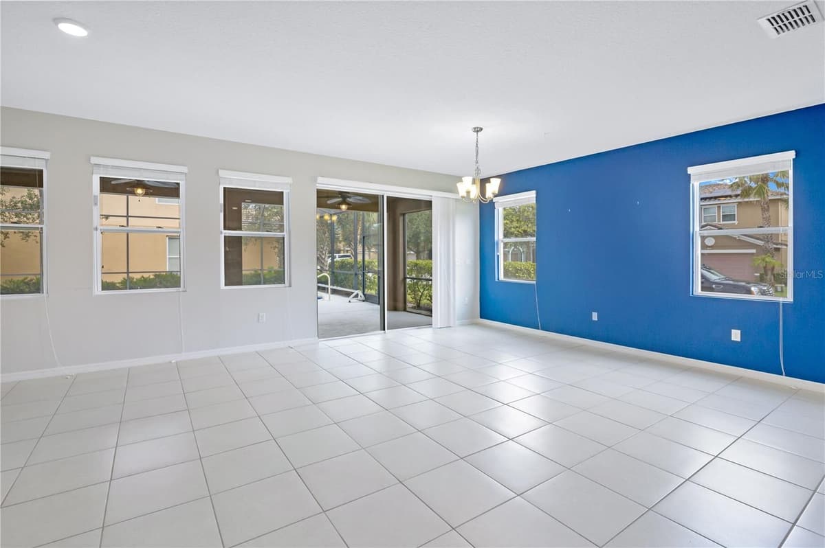 5207 WILDWOOD WAY — photo 9 of 52