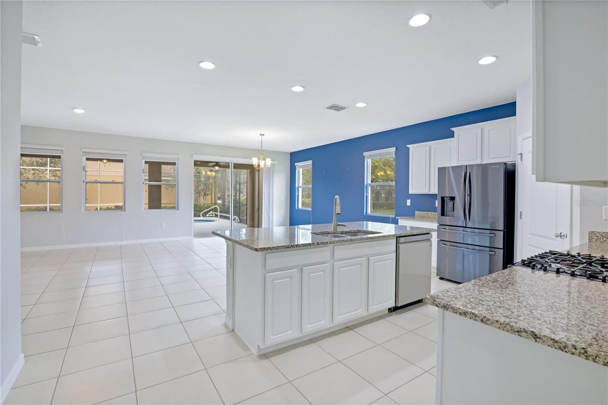 5207 WILDWOOD WAY — photo 6 of 52
