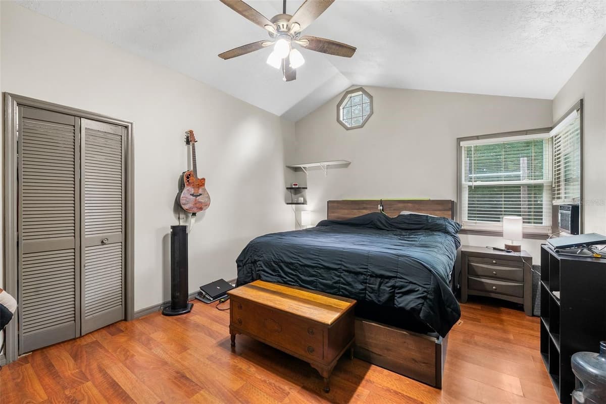 9 TEAK COURT — photo 8 of 15