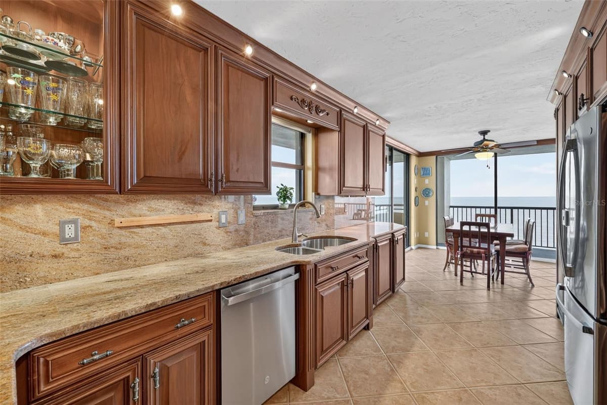 1600 GULF BOULEVARD — photo 4 of 47