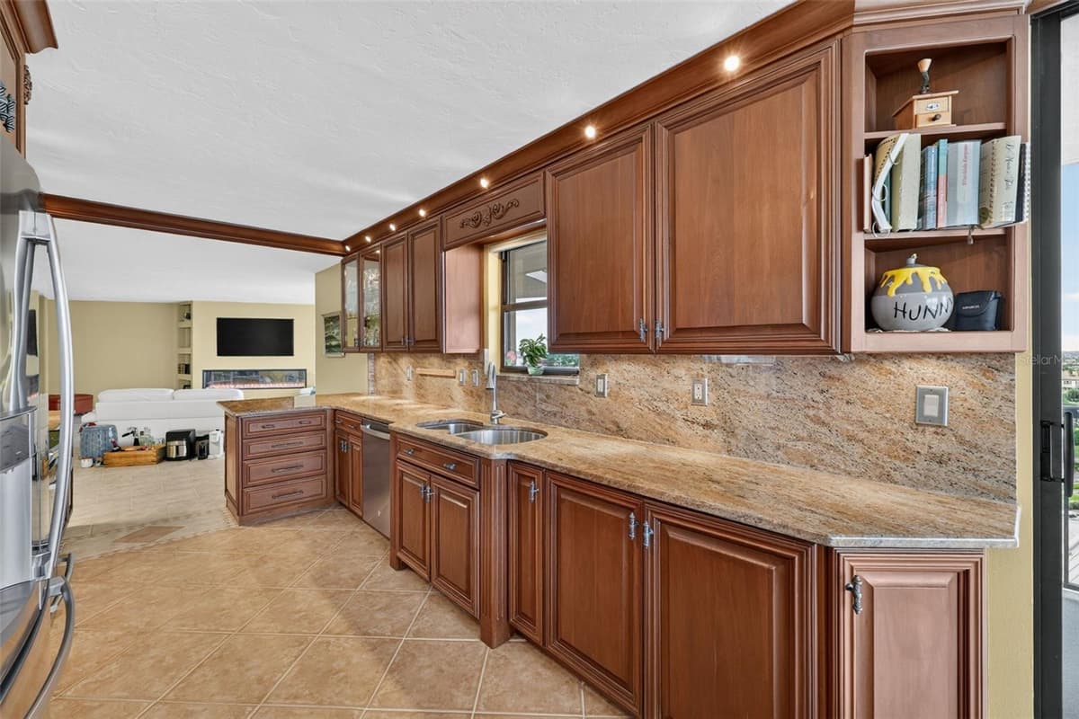 1600 GULF BOULEVARD — photo 6 of 47