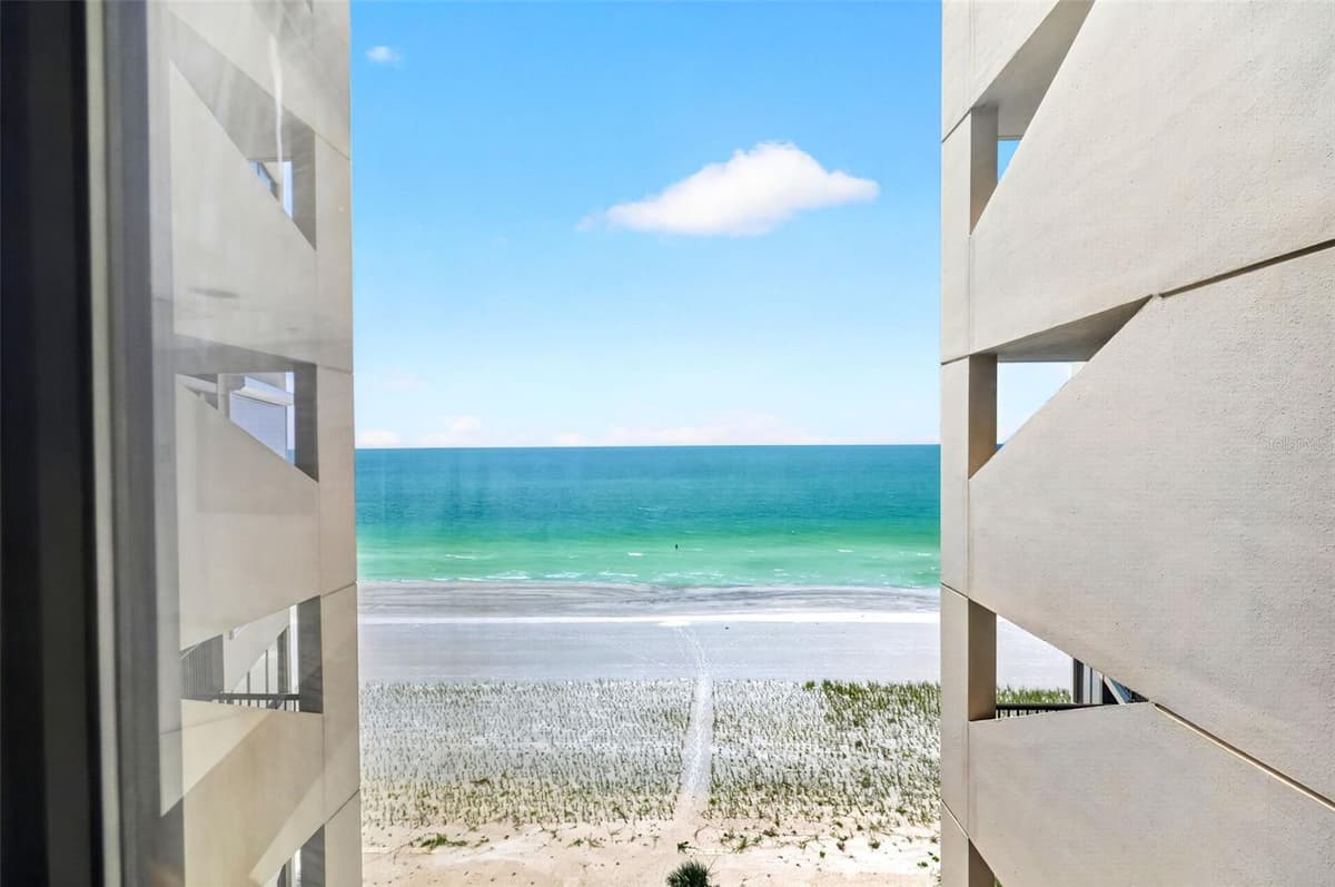 1600 GULF BOULEVARD — photo 44 of 47