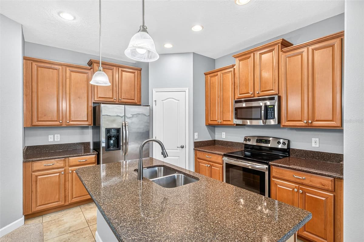 7236 PENKRIDGE LANE — photo 34 of 68