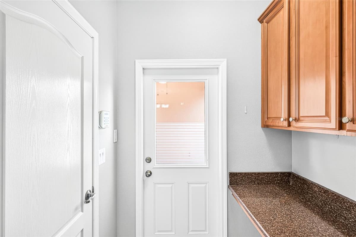 7236 PENKRIDGE LANE — photo 38 of 68