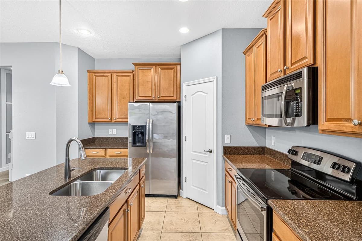 7236 PENKRIDGE LANE — photo 36 of 68