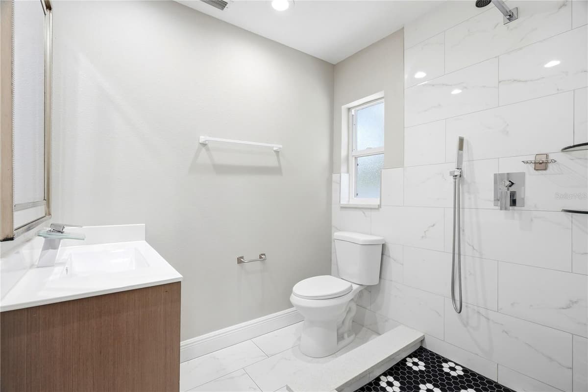 1628 HIGHLAND AVENUE — photo 12 of 28