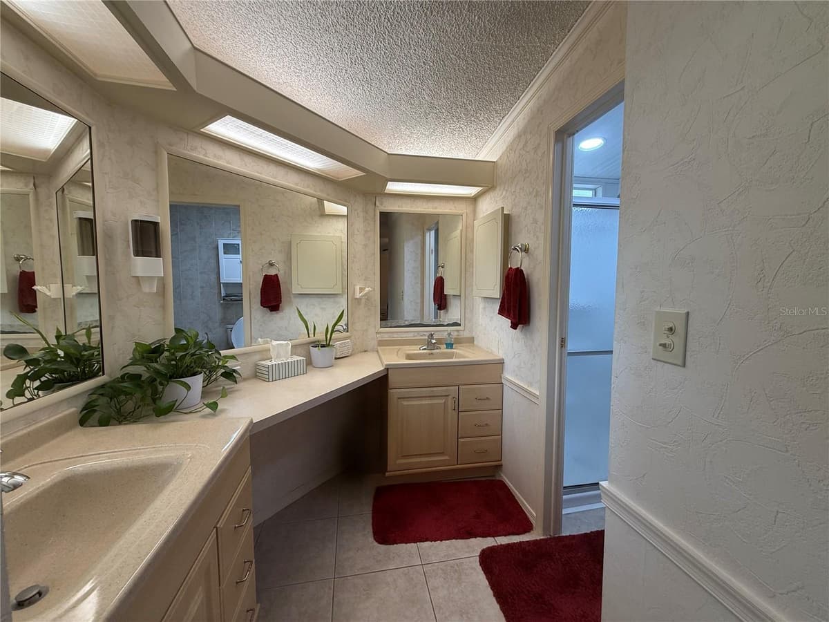 802 ROBIN LANE — photo 16 of 29