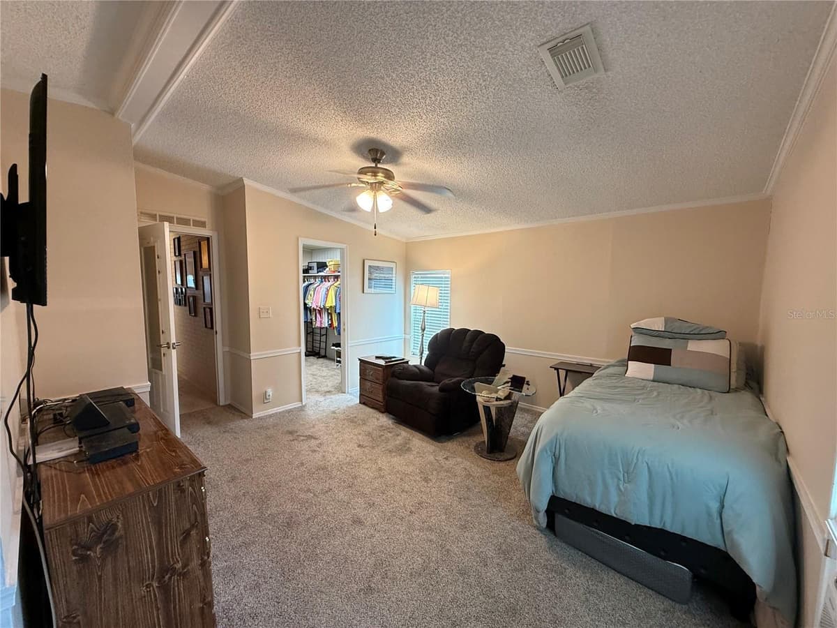 802 ROBIN LANE — photo 15 of 29