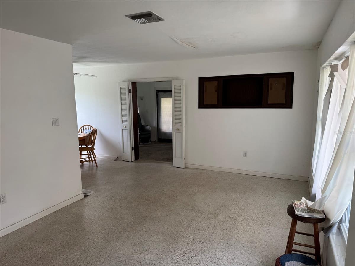 27233 WHITMAN AVENUE — photo 4 of 18
