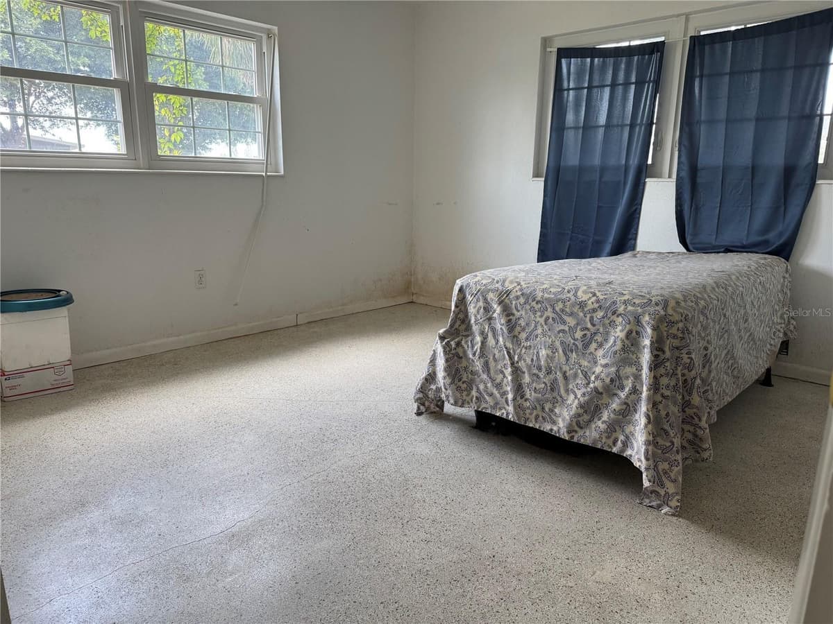 27233 WHITMAN AVENUE — photo 9 of 18