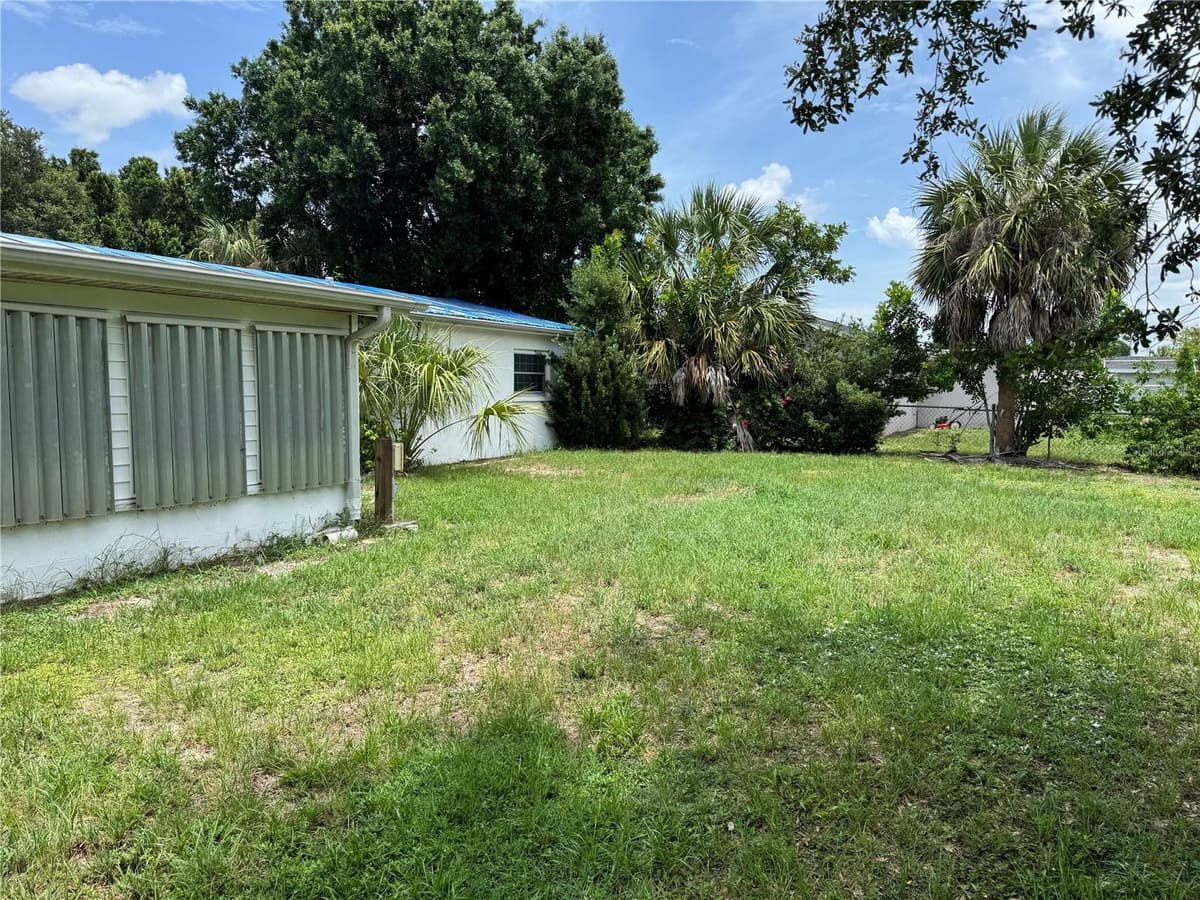 27233 WHITMAN AVENUE — photo 14 of 18