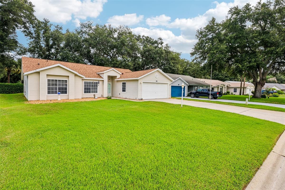 25111 BONNIE BLUE COURT — photo 10 of 77