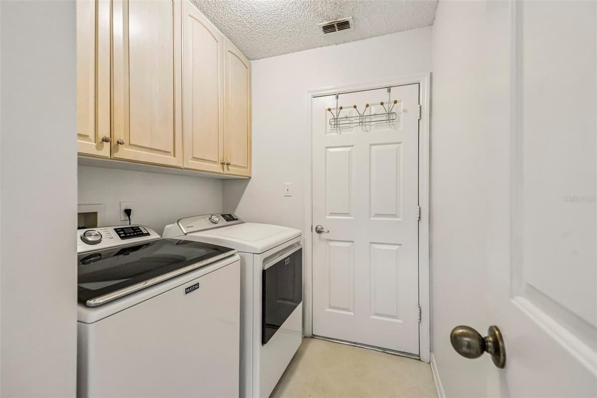 25111 BONNIE BLUE COURT — photo 29 of 77