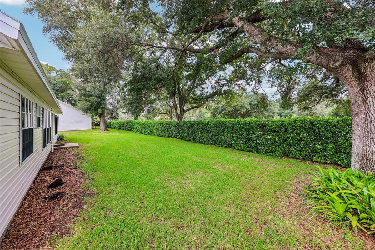 25111 BONNIE BLUE COURT — photo 34 of 77