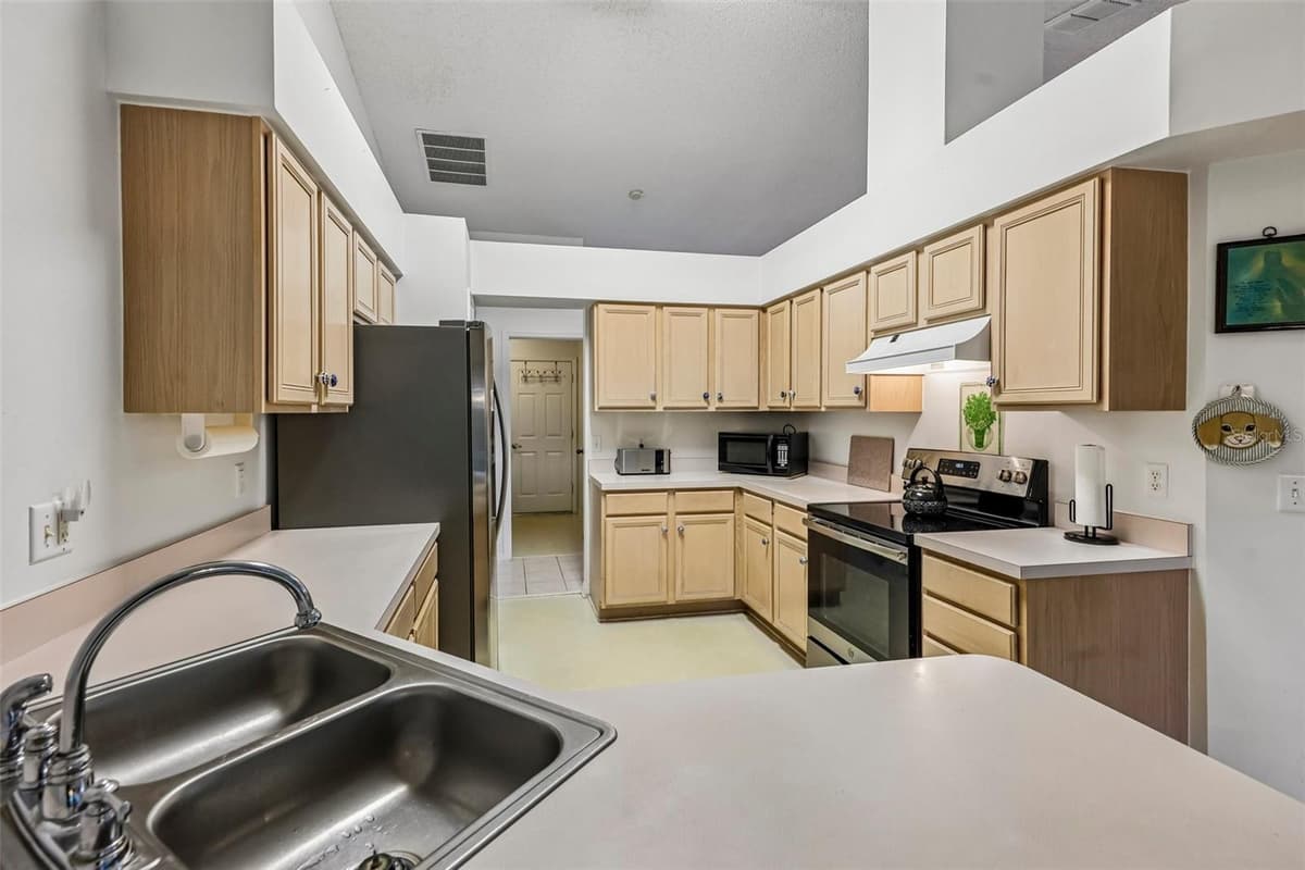 25111 BONNIE BLUE COURT — photo 13 of 77
