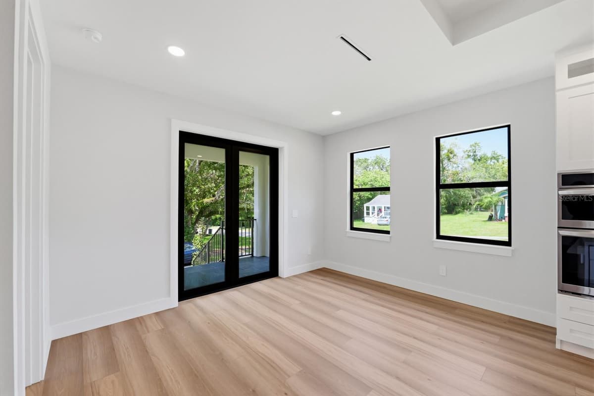 64 HIGHLAND STREET — photo 9 of 29