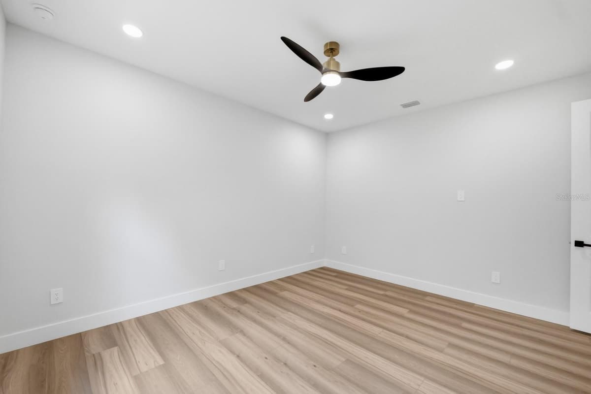 64 HIGHLAND STREET — photo 19 of 29