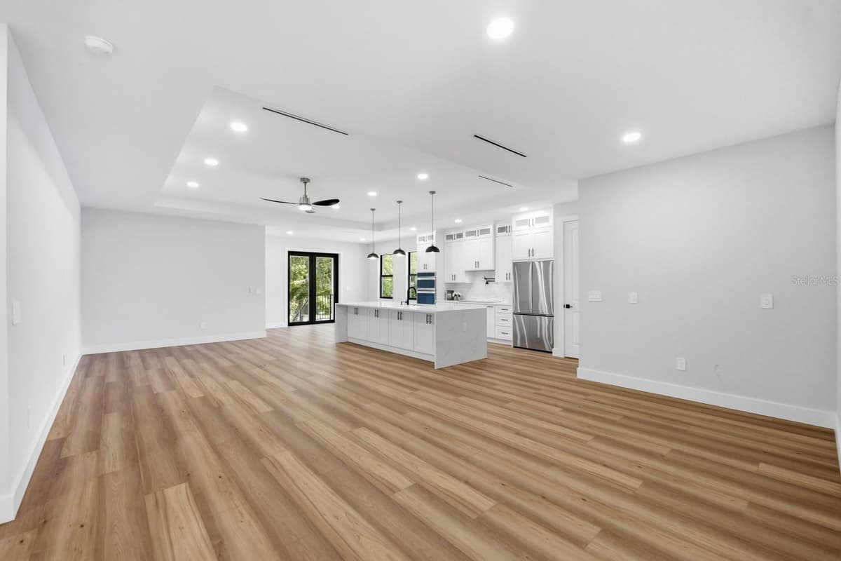 64 HIGHLAND STREET — photo 7 of 29