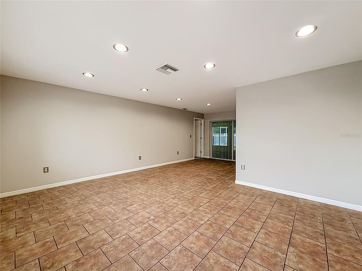 1601 GULF ROAD — photo 9 of 52