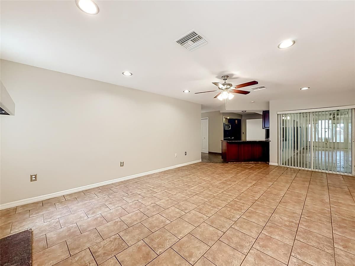 1601 GULF ROAD — photo 21 of 52