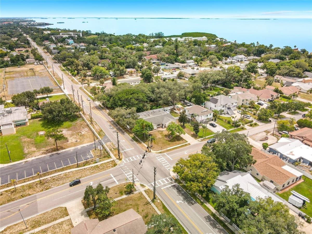 1601 GULF ROAD — photo 3 of 52