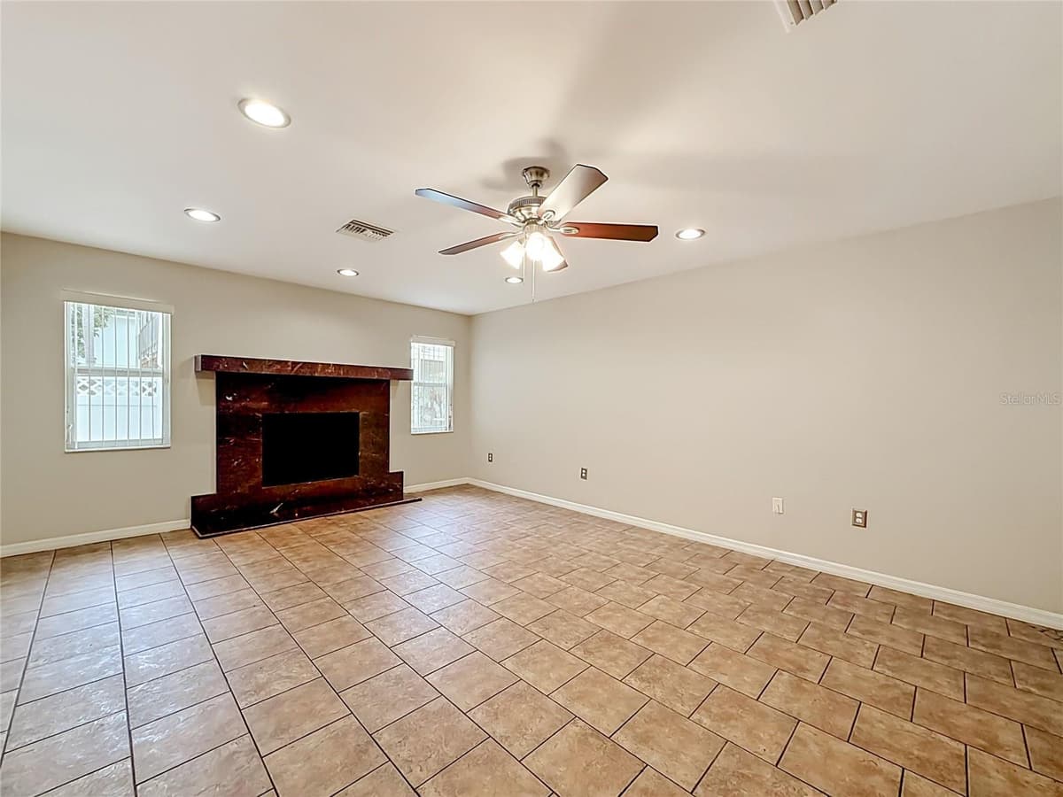 1601 GULF ROAD — photo 19 of 52