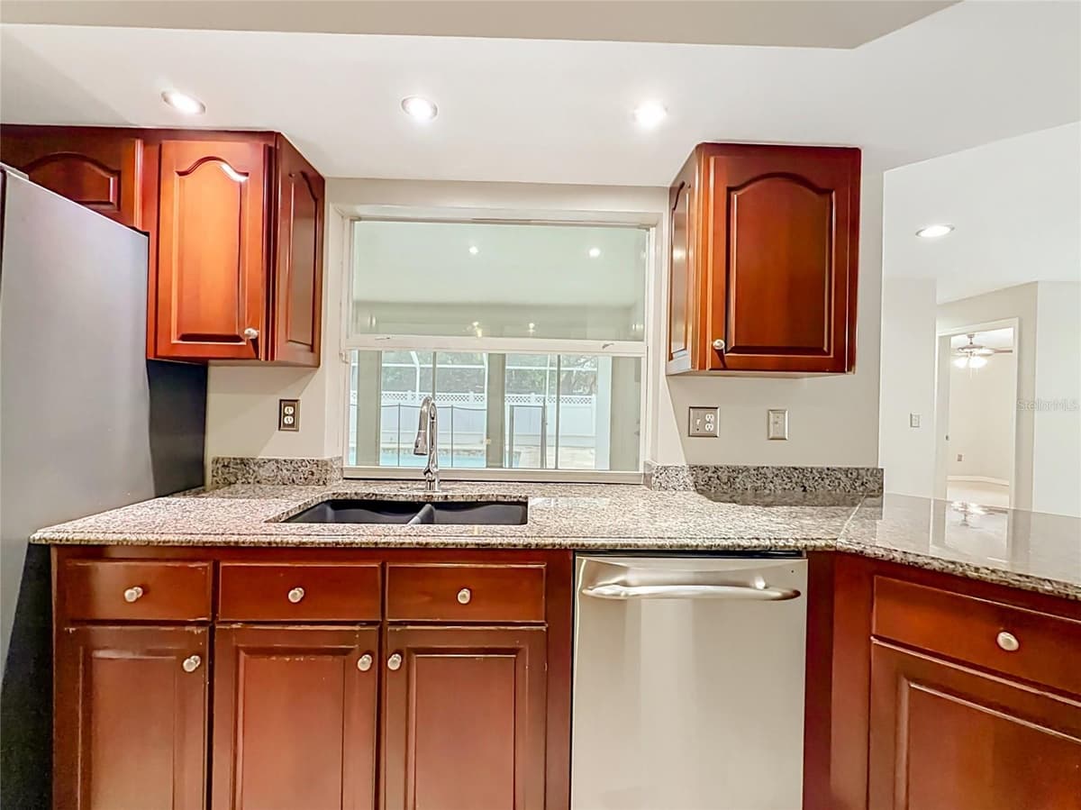 1601 GULF ROAD — photo 15 of 52