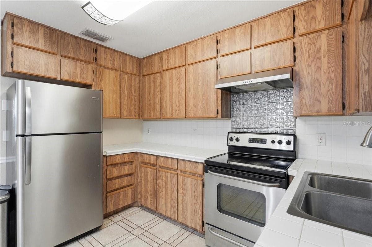 1557 LAKE SHIPP DRIVE — photo 16 of 55