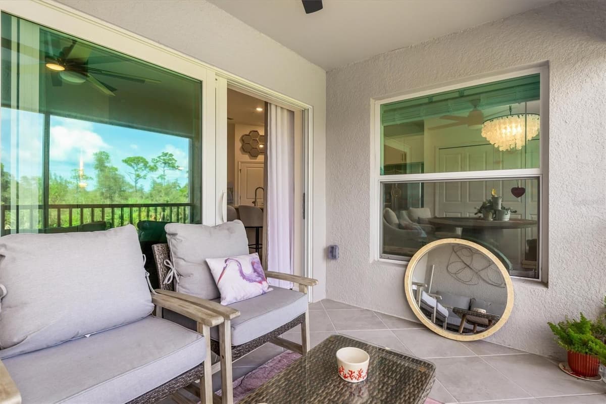 14221 HERITAGE LANDING BOULEVARD — photo 13 of 56