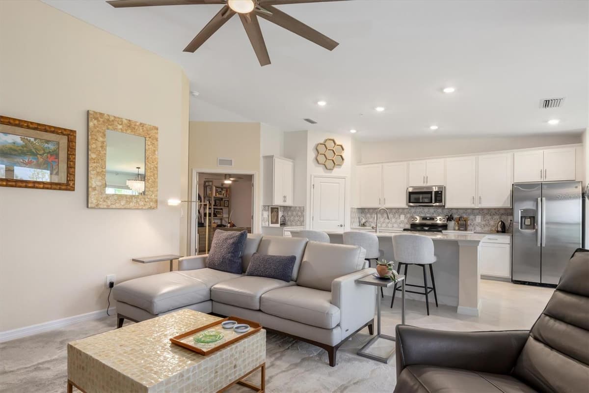 14221 HERITAGE LANDING BOULEVARD — photo 15 of 56
