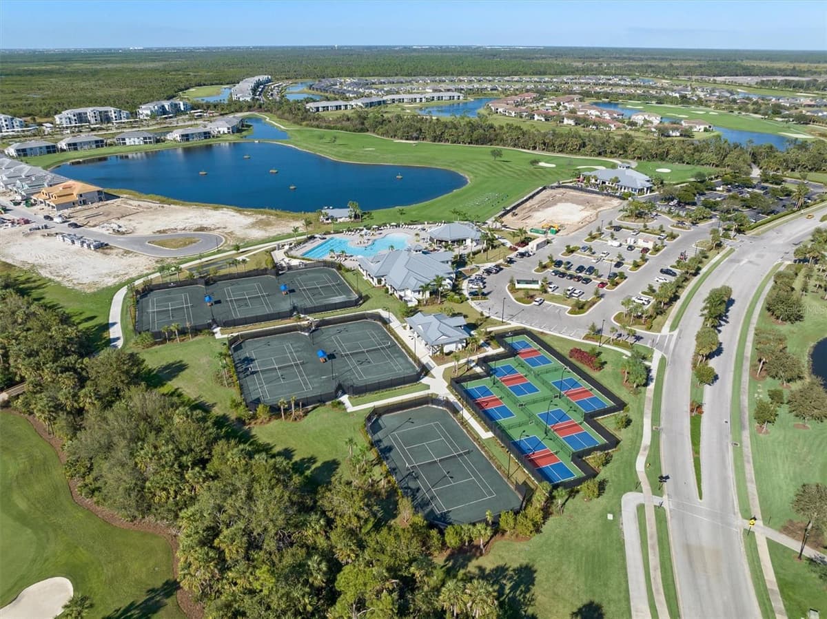 14221 HERITAGE LANDING BOULEVARD — photo 45 of 56