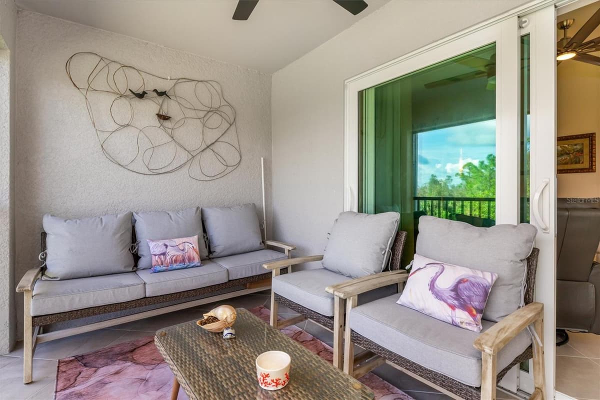 14221 HERITAGE LANDING BOULEVARD — photo 12 of 56