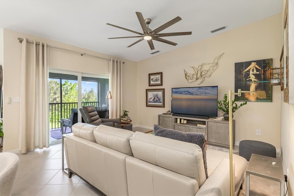14221 HERITAGE LANDING BOULEVARD — photo 8 of 56