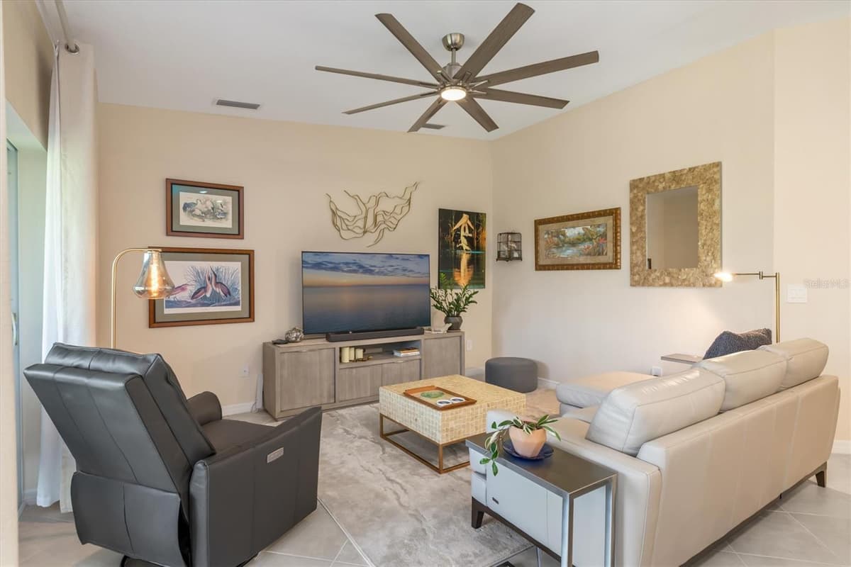 14221 HERITAGE LANDING BOULEVARD — photo 14 of 56