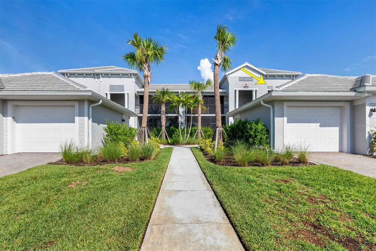 14221 HERITAGE LANDING BOULEVARD — photo 3 of 56