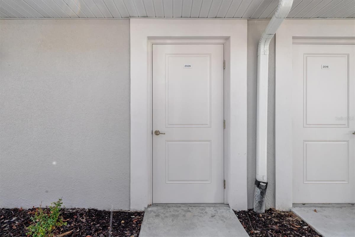 14221 HERITAGE LANDING BOULEVARD — photo 34 of 56