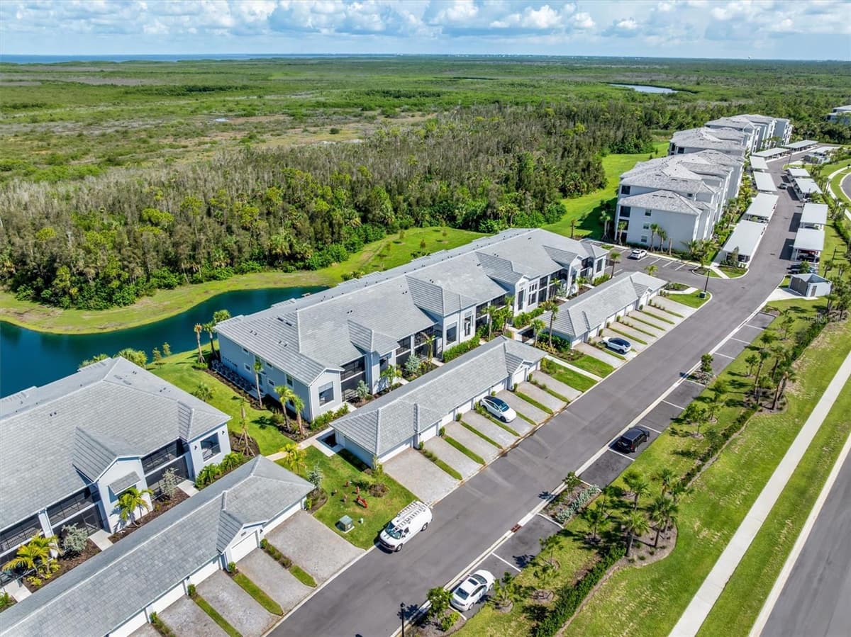 14221 HERITAGE LANDING BOULEVARD — photo 41 of 56