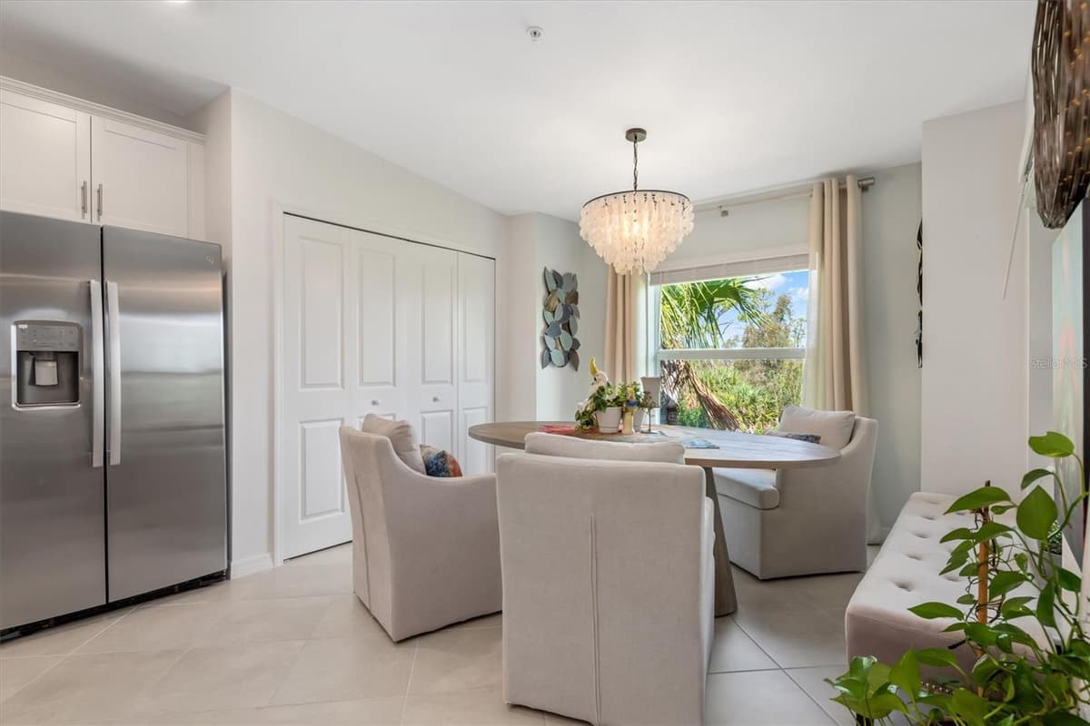 14221 HERITAGE LANDING BOULEVARD — photo 19 of 56