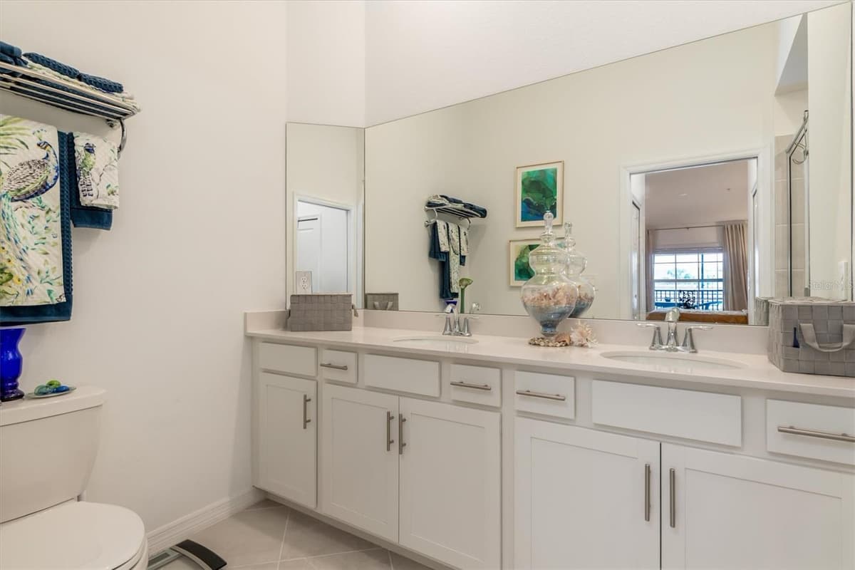 14221 HERITAGE LANDING BOULEVARD — photo 29 of 56