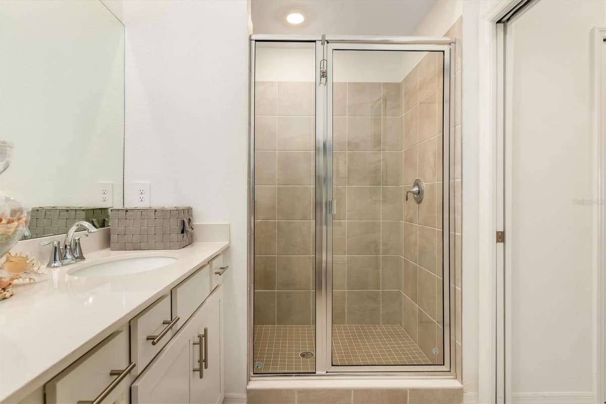 14221 HERITAGE LANDING BOULEVARD — photo 30 of 56