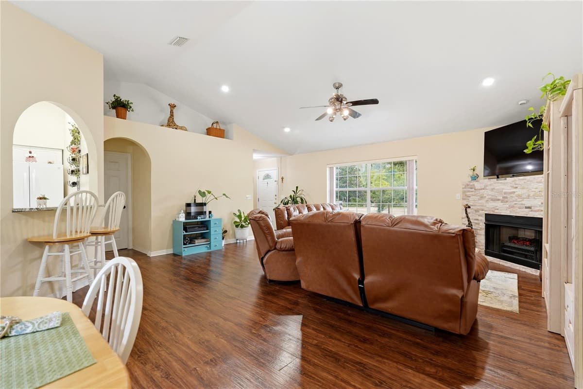 5480 53RD TERRACE — photo 8 of 47