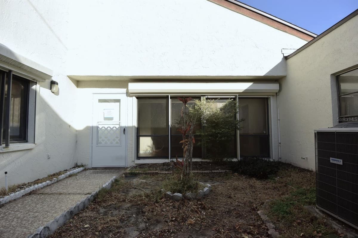 5645 HAMILTON HARBOR DRIVE — photo 5 of 6