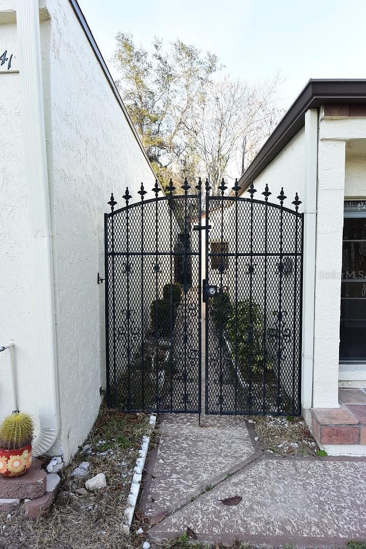 5645 HAMILTON HARBOR DRIVE — photo 3 of 6