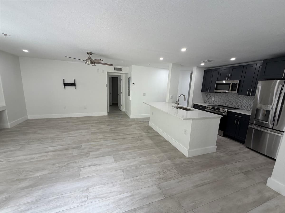 13210 ARBOR ISLE DR — photo 10 of 20